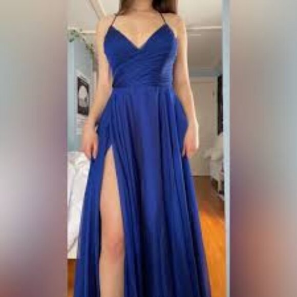 20 - NWT LA FEMME NAVY BLUE GOWN - Picture 2 of 5